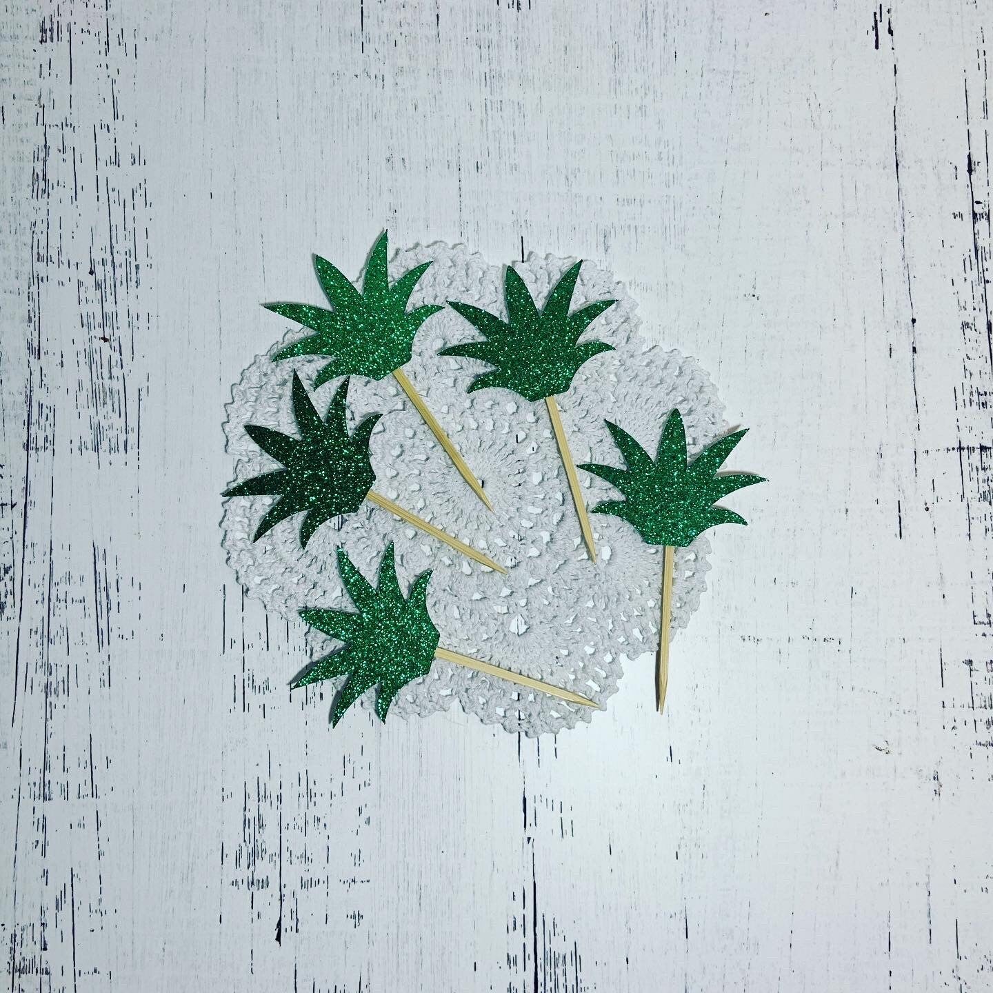 Pineapple Top Cupcake Toppers - Green Glitter - Tropical Party Decorations - Pineapple Cupcake Toppers - Fiesta Party Decor. Donut Topper