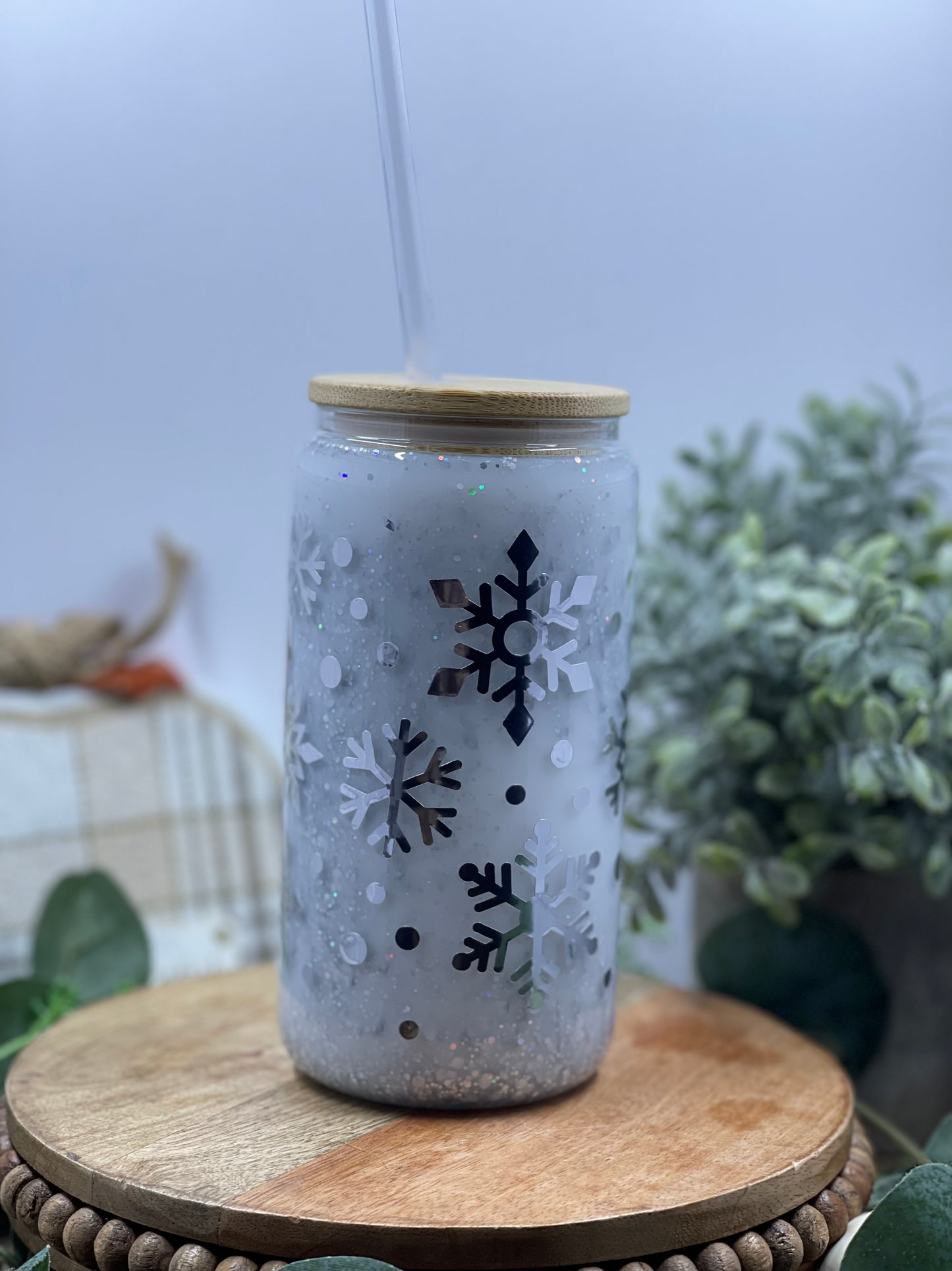 Snowflake Snowglobe glass Cup with bamboo lid